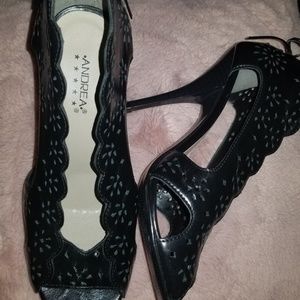 Scalloped Black Peep-toe Heel